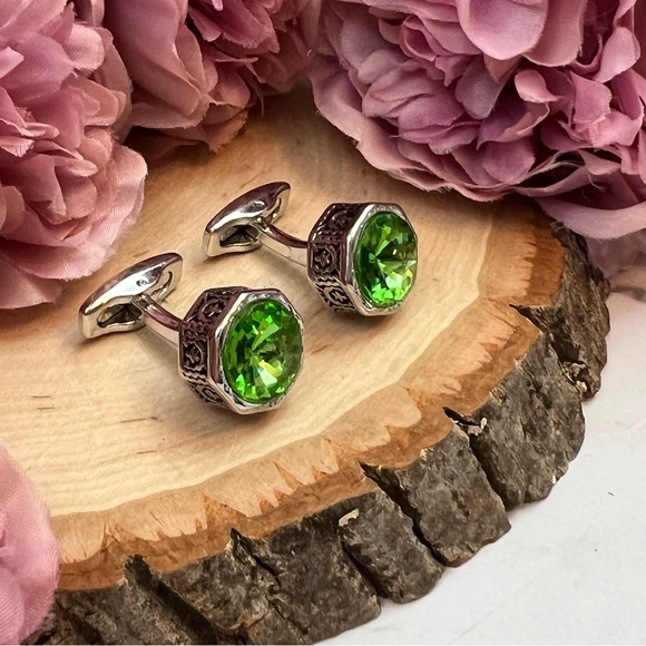 Elegant Green Peridot Silver Hexagon Cufflink - Picture 6 of 17